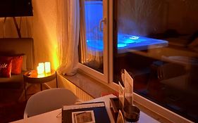 ROSMARIN - Kuschelige Fewo - Romantik&Entspannung im Whirlpool auf privater Terrasse, Ruhe&Hund willkommen - by FerienWohnenAmSee -